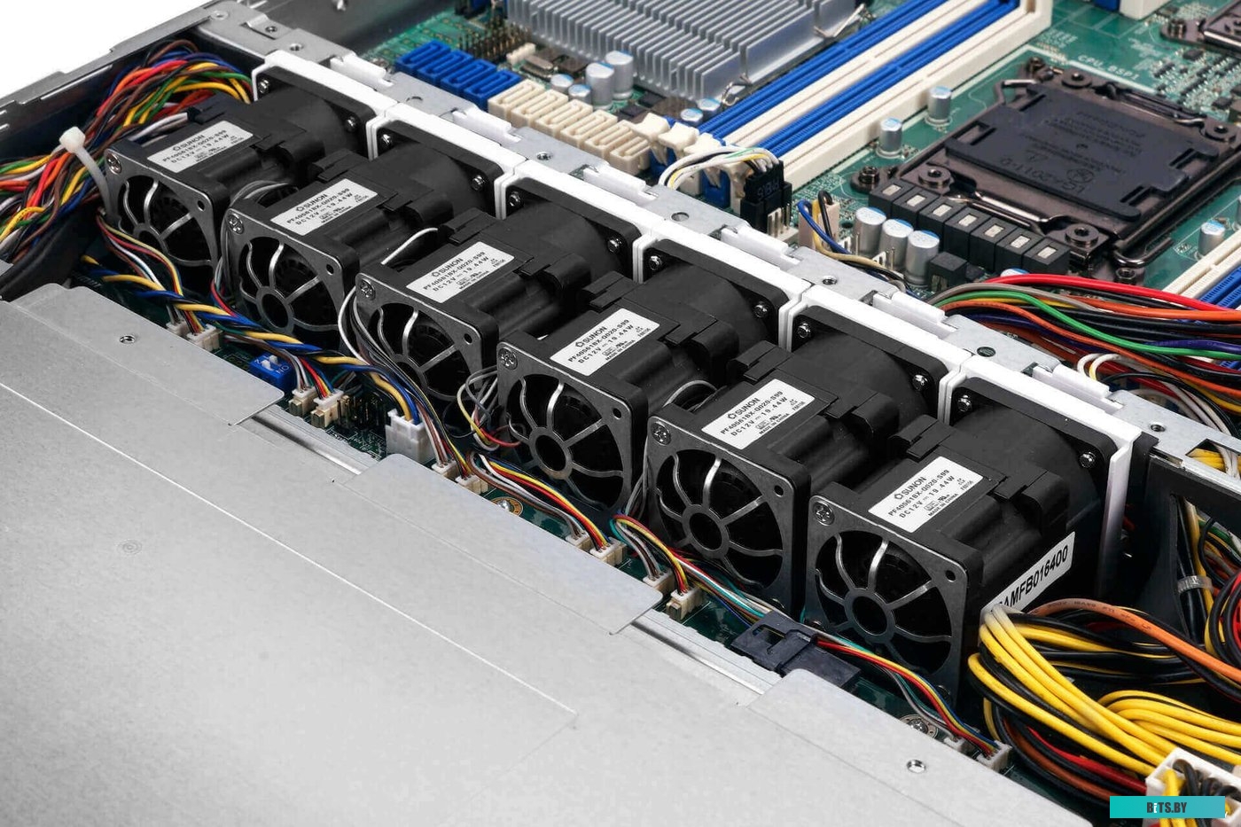 In Win IW-RS104-07 750W