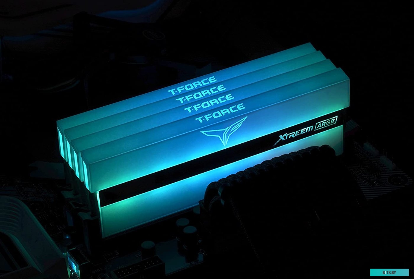 Модуль памяти Team Xtreem ARGB 2x16ГБ DDR4 3600 МГц TF13D432G3600HC18JDC01
