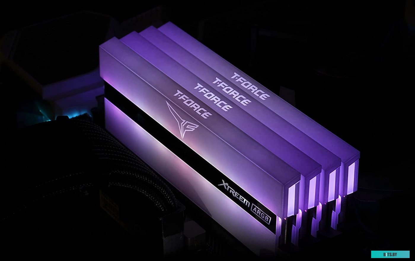 Модуль памяти Team Xtreem ARGB 2x16ГБ DDR4 3600 МГц TF13D432G3600HC18JDC01