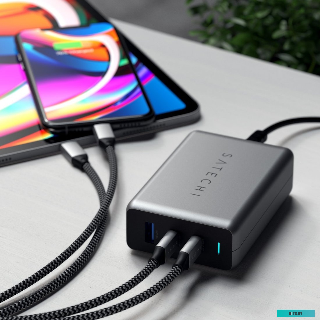 Сетевое зарядное Satechi 100W Type-C PD Compact GAN Charger (европейская вилка) <ST-TC100GM-EU>